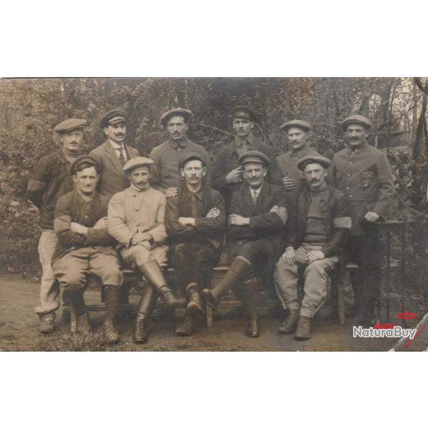 CPA - Carte Photo d'un groupe de soldats  N� 019