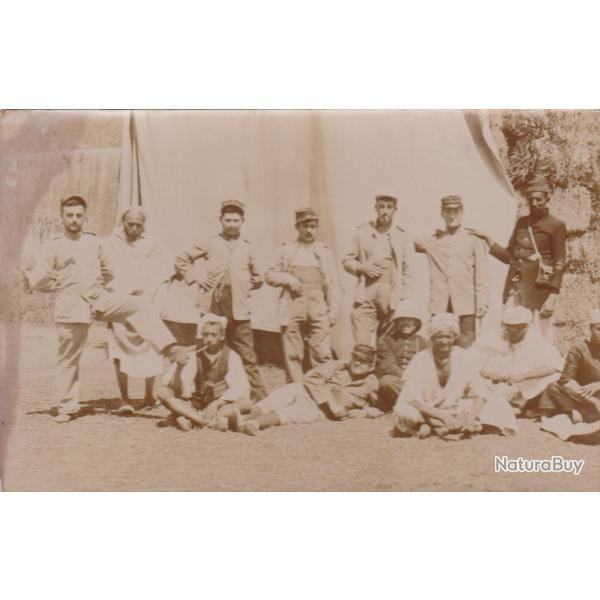 CPA - Carte Photo d'un groupe de soldats N� 018