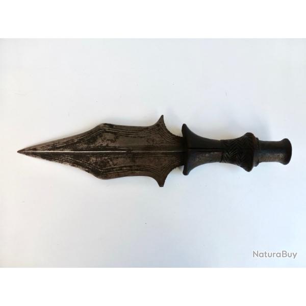 COUTEAU TRIBAL AFRIQUE T�T�LA MBOLE CONGO RDC D�BUT XX �me