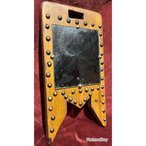 Miroir indien des plaines d�coration de tipi en bois clout� indianiste reconstitution