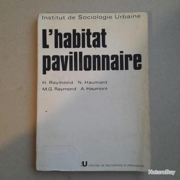 L'Habitat Pavillonnaire - Femme, chien, gazon, pavillon : le r�ve d'une vie
