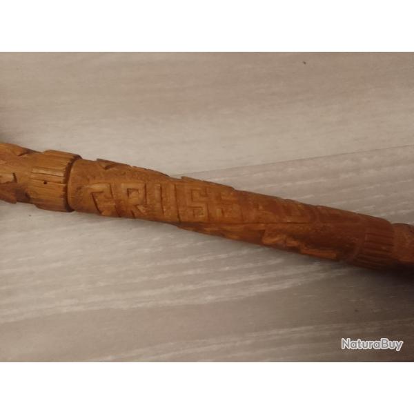 Cane de marche sculpt� artisanal