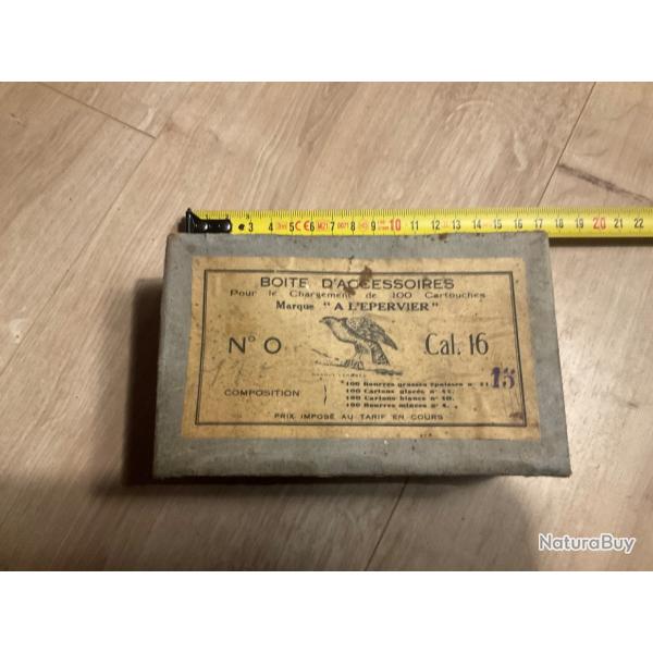 Ancienne bo�te bourres accessoires