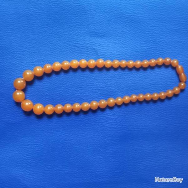 ANCIEN  collier en bak�lite  tr�s belle couleur orange
