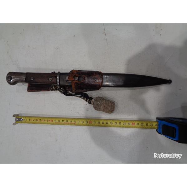 Ba�onnette de sortie avec gousset et dragonne, marquage "B K" . Allemagne WW.2