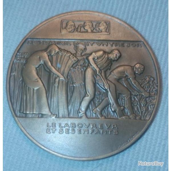 M�daille bronze - le travail est un tr�sor. Le laboureur et ses enfants. Enseignement agricole.
