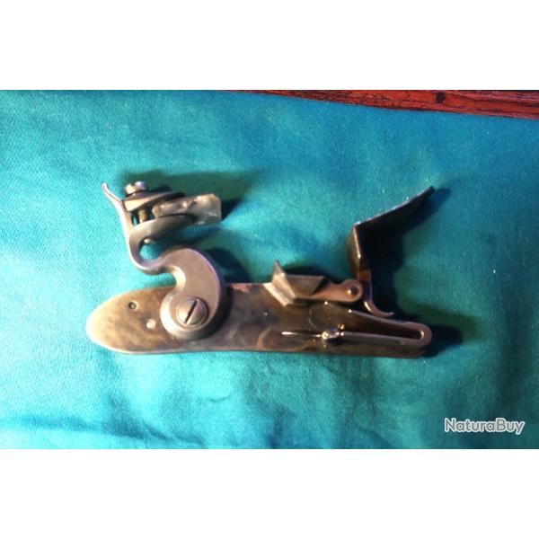 Platine � silex r�cente  PL 141     ( Livr� par Happy post 11�)