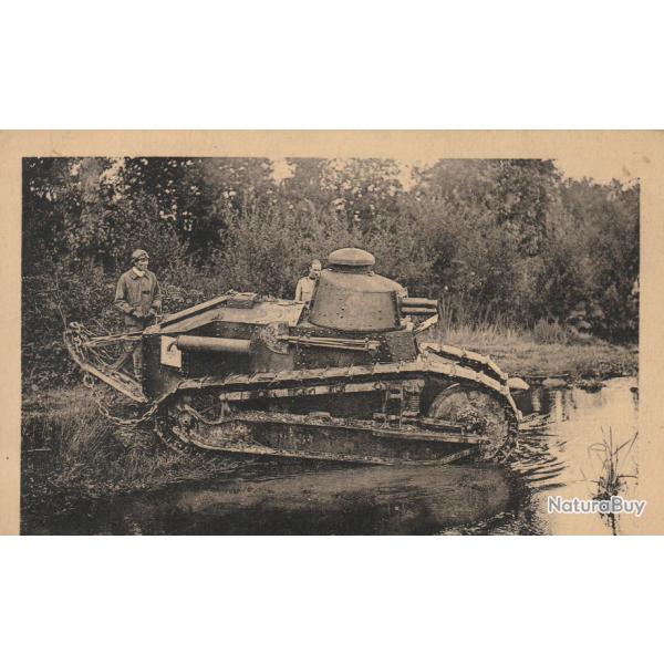 CPA - CHARS D'ASSAUT TRAVERSANT UN RUISSEAU  N�522