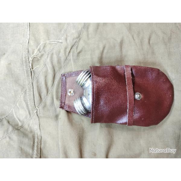 Burette autentique  deux compartiments pour Mosin Nagant avec tui