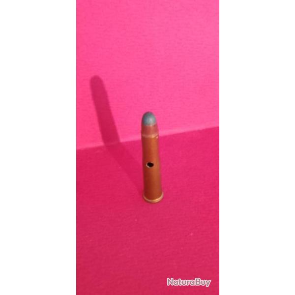 UNE  CARTOUCHE ANCIENNE CAL. 5.6X35 VIERLING NEUTRALISEE PERCAGE HAUT