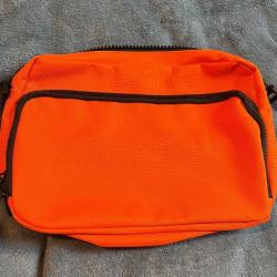 Trousse orange de chasse