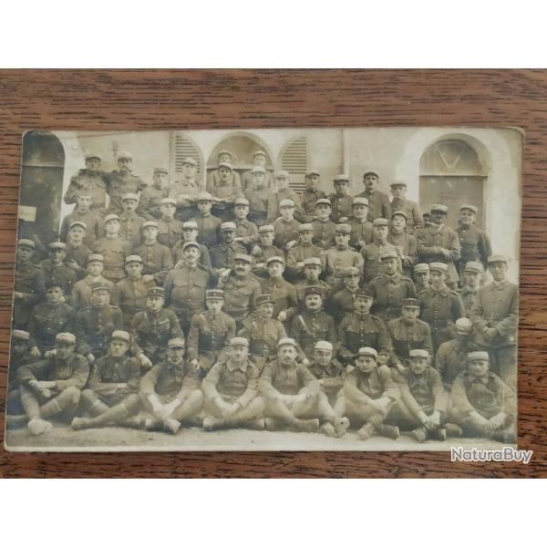 CPA GROUPE DE SOLDATS ET D OFFICIERS ENTRE LES 2 GUERRES