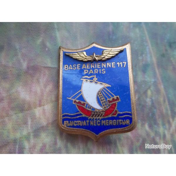 collection vintage insigne militaire B.A base a�rienne 117