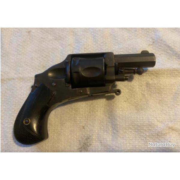 Petit revolver PUPPY calibre 320