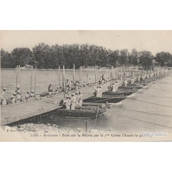 CPA - AVIGNON - Pont sur le Rhone par le 7e Genie (Avant la Parade)- N� 076