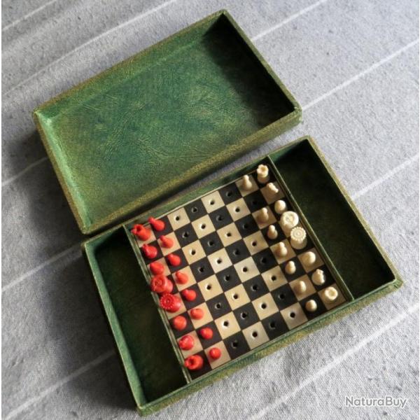 Ancien jeu d'�chec de voyage