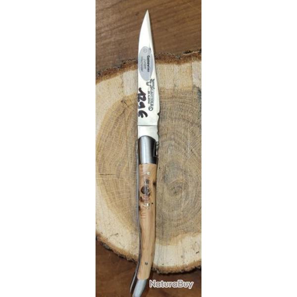 Couteau LAGUIOLE en Gen�vrier 18,5cm Fabrication Fran�aise