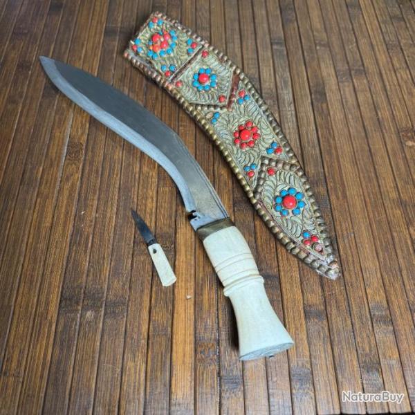 ANCIEN POIGNARD KHUKURI - KUKRI N�PALAIS TRADITIONNEL GURKHAS OS FOURREAUX RICHEMENT D�COR�