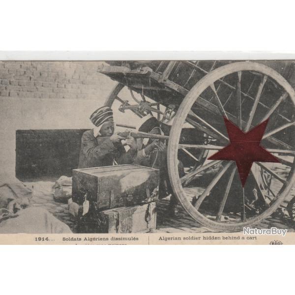CPA - Soldats Alg�riens dissimul�s derri�re une voiture -N�059