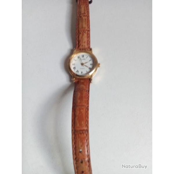 montre ancienne femme bracelet en cuir diam�tre 2,5 cm fonctionne