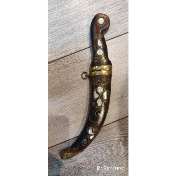 Poignard Turc ancien bois et nacre de d�coration