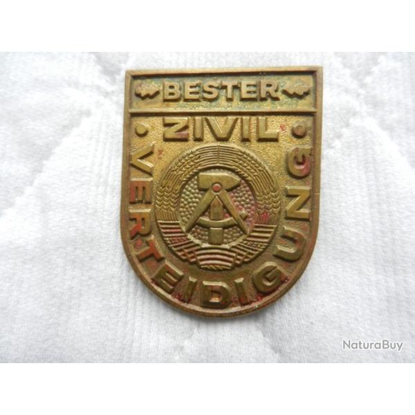 ancien insigne Allemagne de l'est DDR protection civile pompiers