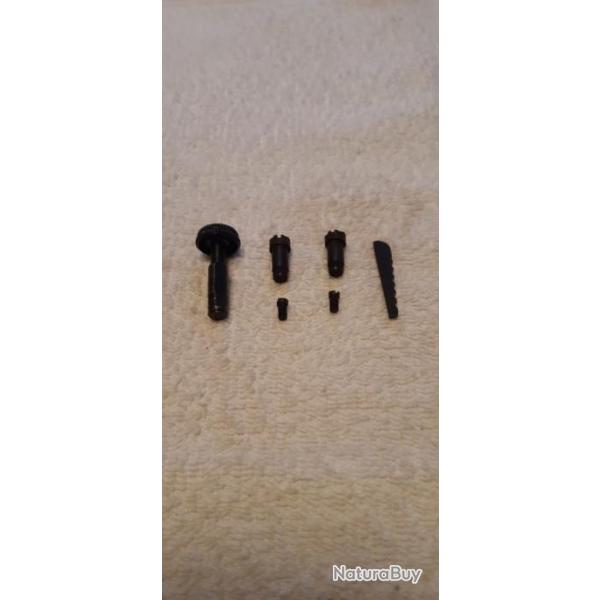 Lot de pi�ces Remington Models 12, 121 & 25