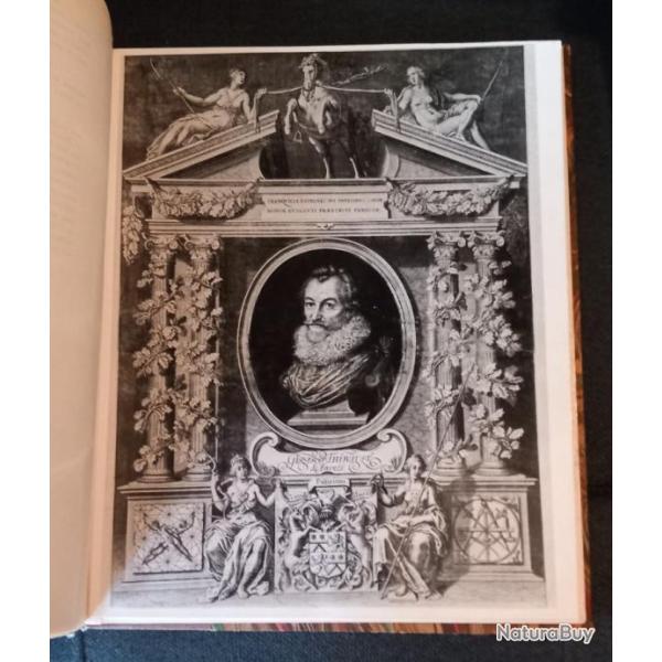 Escrime - Livre contenant 33 photos des gravures du Girard Thibault d'Anvers - D�but 20�me