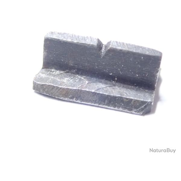 Guidon, cran, vis�e pour arme suisse. A identifier