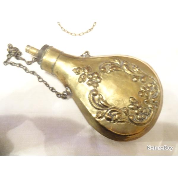 372- lot tr�s belle poire a poudre a d�cor v�g�tal , tr�s grande = (  voir photos )