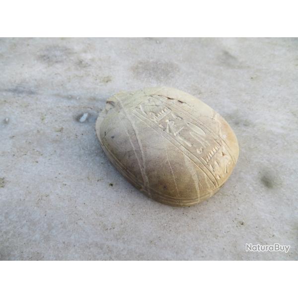 Souvenir de voyage d'�gypte - Ancien Scarab�e en pierre dure -  �GYPTE (XX�)
