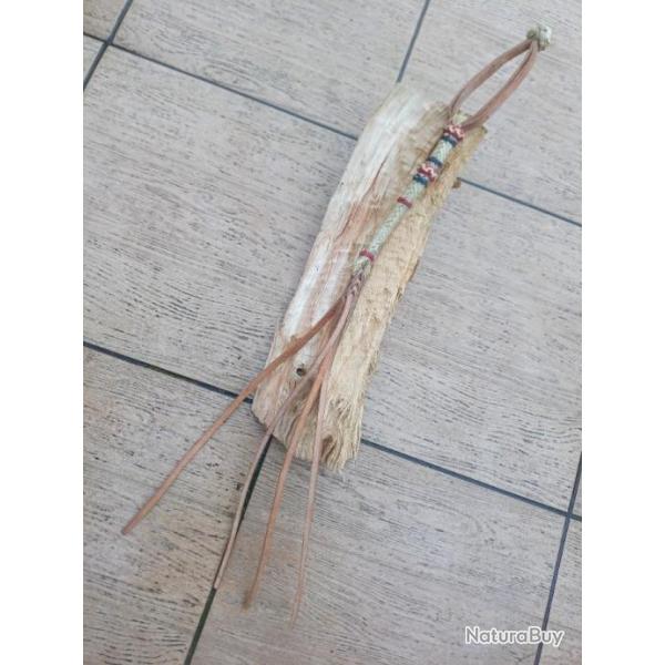 MATRAQUE  ,  FOUET   .  TOUT  EN  ELEMENTS  NATUREL  .  PARFAIT  ETAT  .  ARTISANAL  .