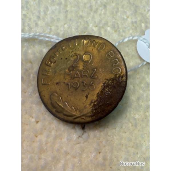 BADGE   DU 20 MARS 1936  W W 2   1939/ 1945