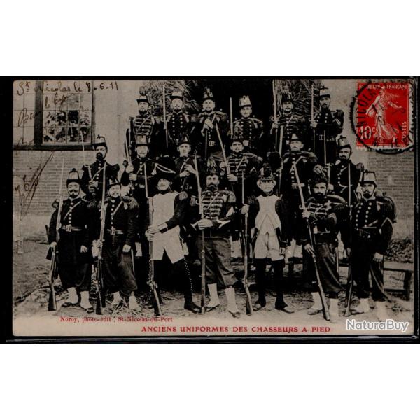 CPA - ANCIENS UNIFORMES DES CHASSEURS A PIED N�0014