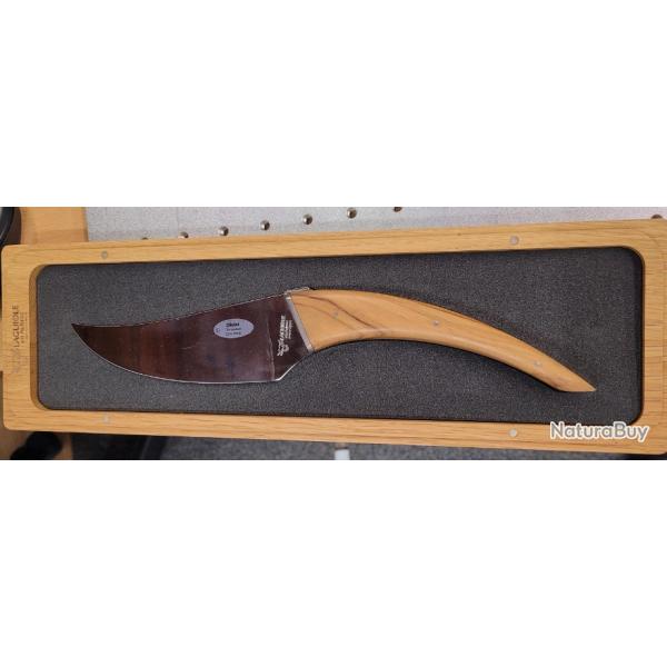 Couteau � fromage en bois d'olivier LAGUIOLE