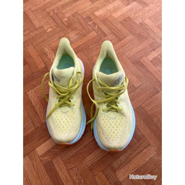 Chaussures running HOKA Clifton 9 femme taille 38 2/3, tr�s bon �tat (3 courtes sorties)