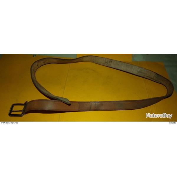 SANGLE EN CUIR�DE L'ARMEE FRANCAISE , A IDENTIFIER , LONGUEUR DE LA CEINTURE POUR ATTACHE� 103 CM� L