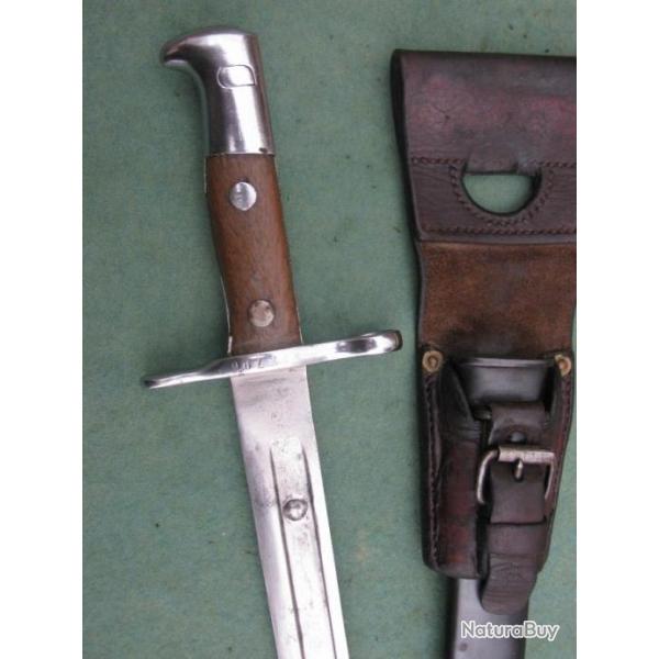 Baionnette Schmidt-Rubin  Modele 1889/modifi�e /I Rivet perc� Fourreau plat/ Nickel�e Parade