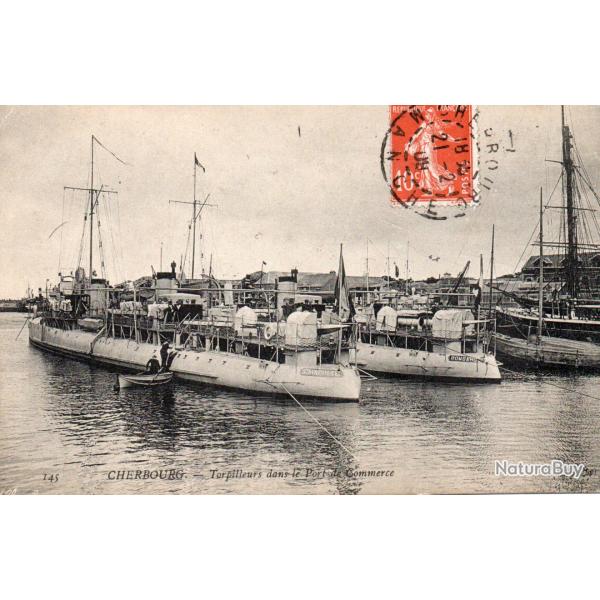 Carte postale de Cherbourg - Torpilleurs dans le Port de Commerce - N�7054