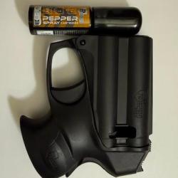 PISTOLET - PGS II- KIT BLACK P2P AVEC LAMPE 200 LUMENS INTEGREE ET BOMBE AU POIVRE 11ML