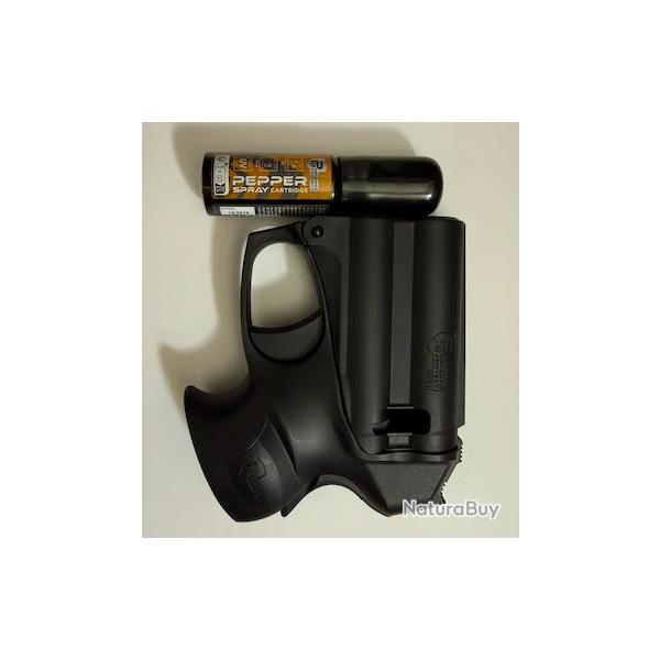 PISTOLET - PGS II- KIT BLACK P2P AVEC LAMPE 200 LUMENS INTEGREE ET BOMBE AU POIVRE 11ML