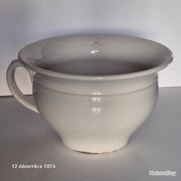 Authentique et ancien pot de chambre en Fa�ence de Gien,  pour mariage
