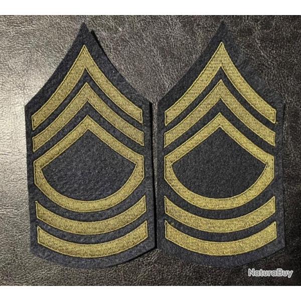 paire d'insignes en tissu du grade de Master Sergeant US WW2 mod�le chevrons olive