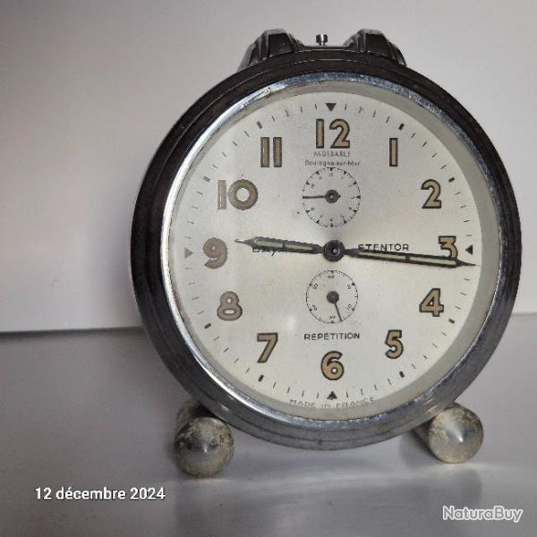Ancien r�veil m�canique Bayard Stentor r�p�tition en m�tal chrome france, 50-60