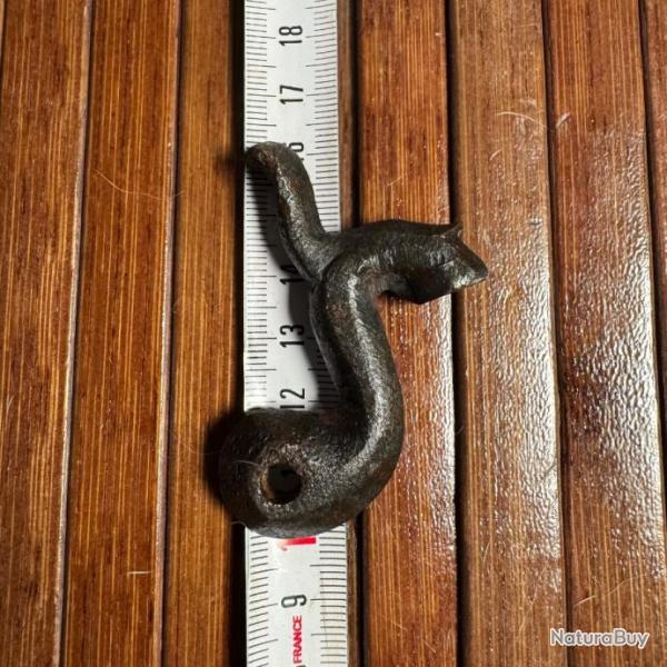 CHIEN  DROITE A PERCUSSION C9