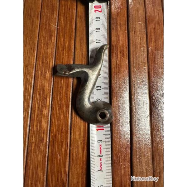 CHIEN GAUCHE A PERCUSSION C10