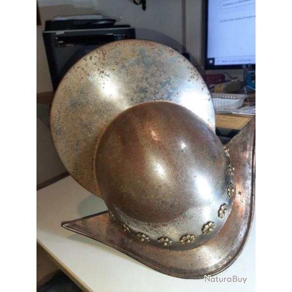 Morion � haute cr�te