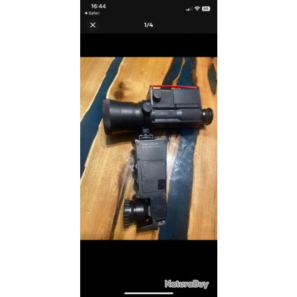 Vend vision nocturne infrarouge en parfait �tat fonctionne avec pile , fournis avec sacoche