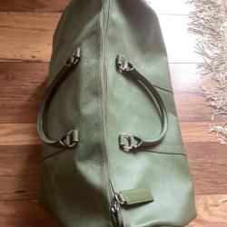 Magnifique Sac de voyage en cuir vert de chez Gastinne Renette (52x28cm) début 90