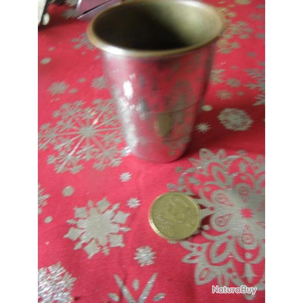 gobelet pliable en m�tal